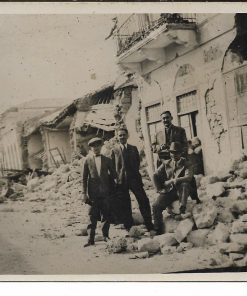 [Κόρινθος]: "Λείψανα Κορίνθου, 6-5 - 28", ασπρόμαυρη φωτογραφία, διαστάσεις 13Χ9 cm