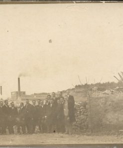 [Ελευσίνα]: "Ελευσίς, Ιανουάριος 1930", ασπρόμαυρη φωτογραφία, διαστάσεις 13.5Χ8,5cm