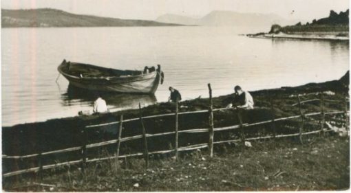 [Λευκάς, φωτοκάρτα]: Ακρογιάλι περιοχής Λυγιάς, "Ν. Κατωπόδης", ασπρόμαυρη, αχρησιμοποίητη